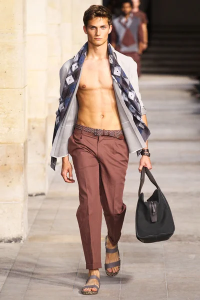 Look 35